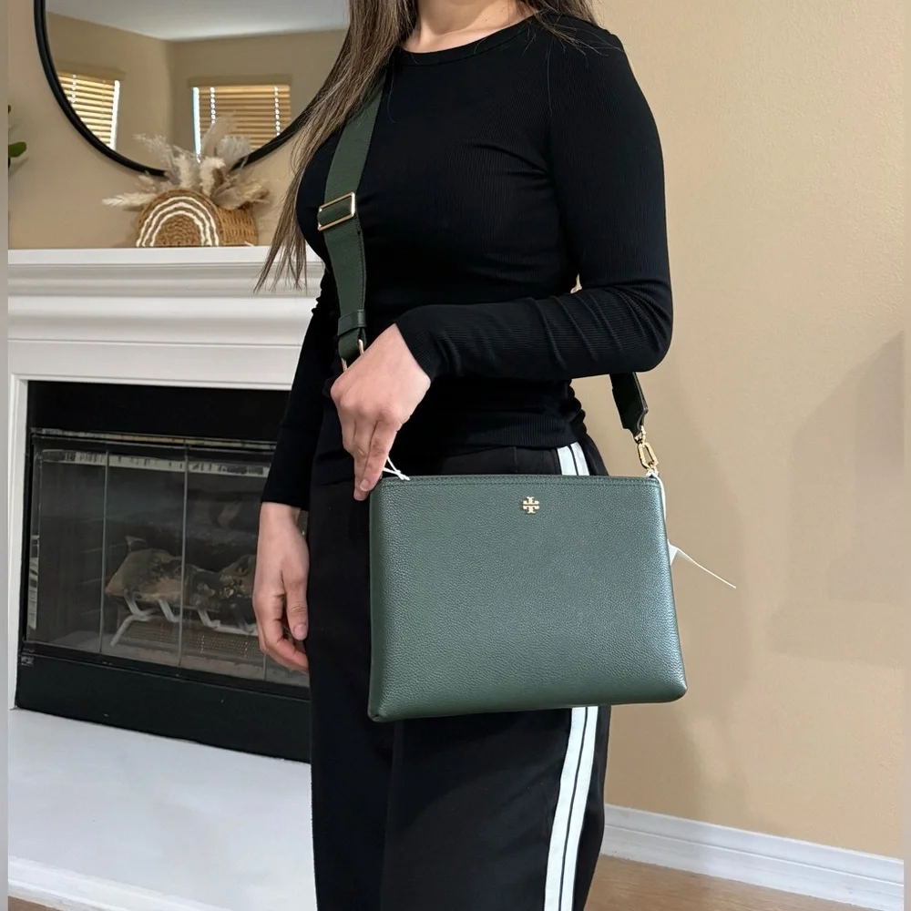 New, authentic Tory Burch blake swing crossbody bag in green
